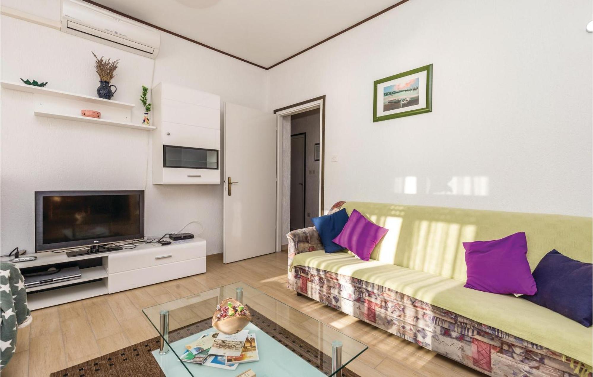 Nice Apartment In Lovran With Kitchen Bagian luar foto