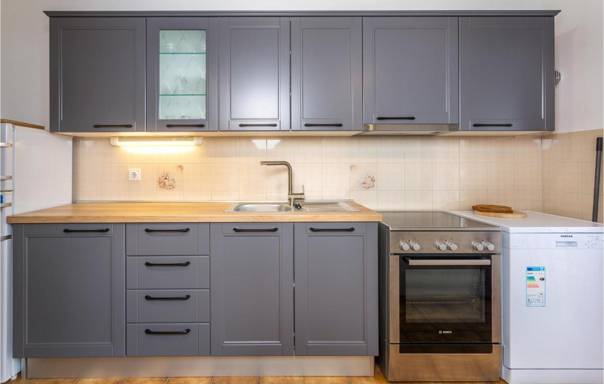 Nice Apartment In Lovran With Kitchen Bagian luar foto