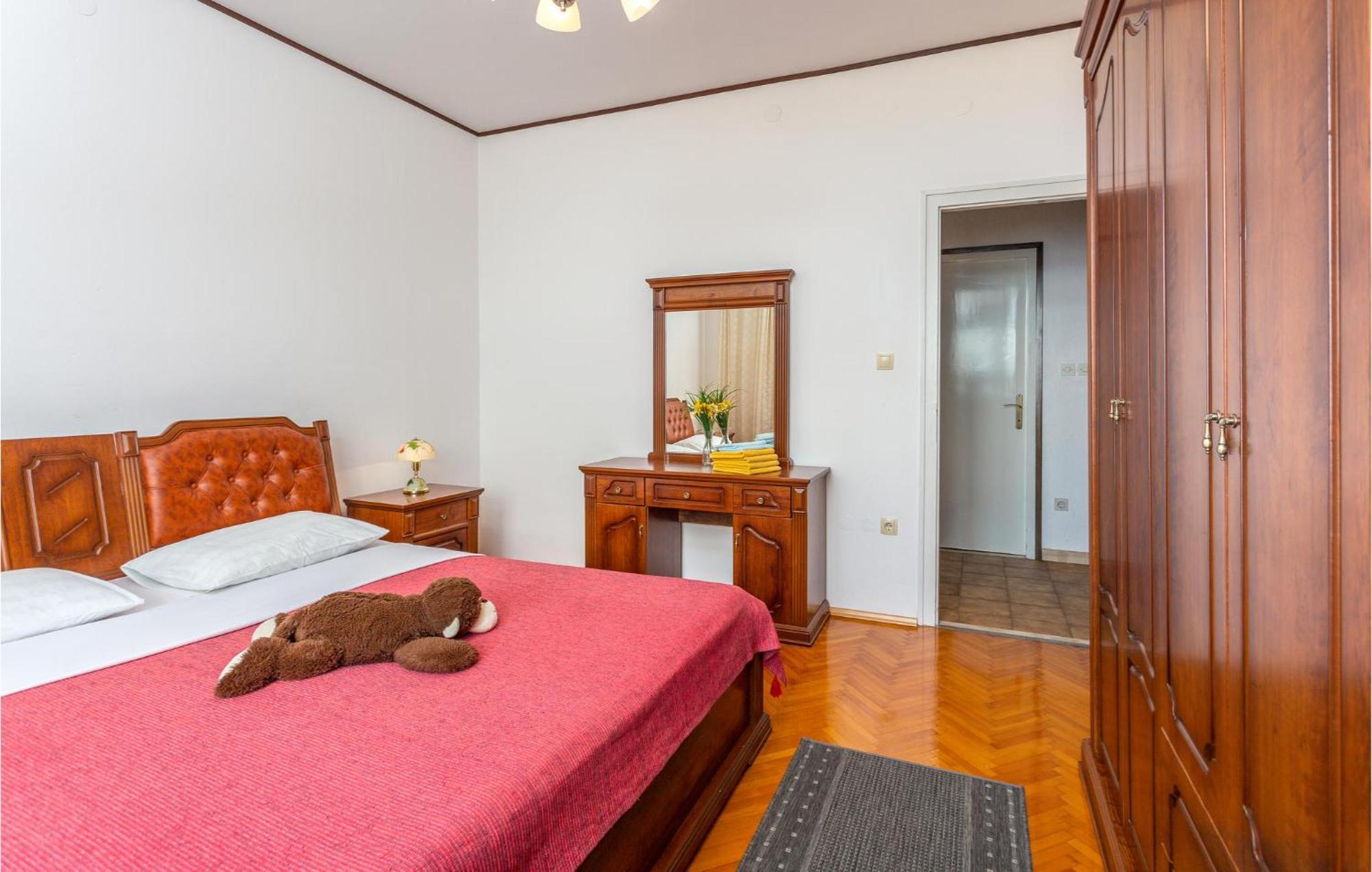 Nice Apartment In Lovran With Kitchen Bagian luar foto