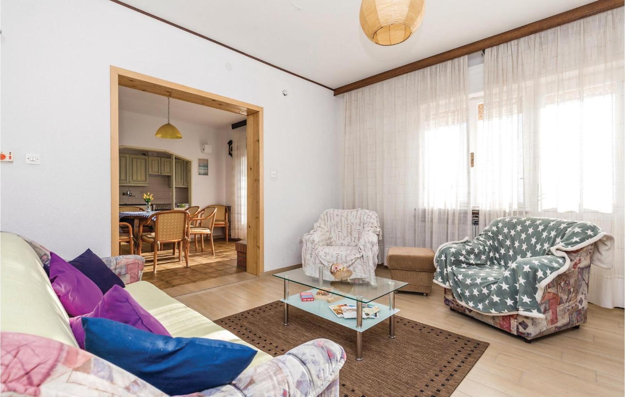 Nice Apartment In Lovran With Kitchen Bagian luar foto