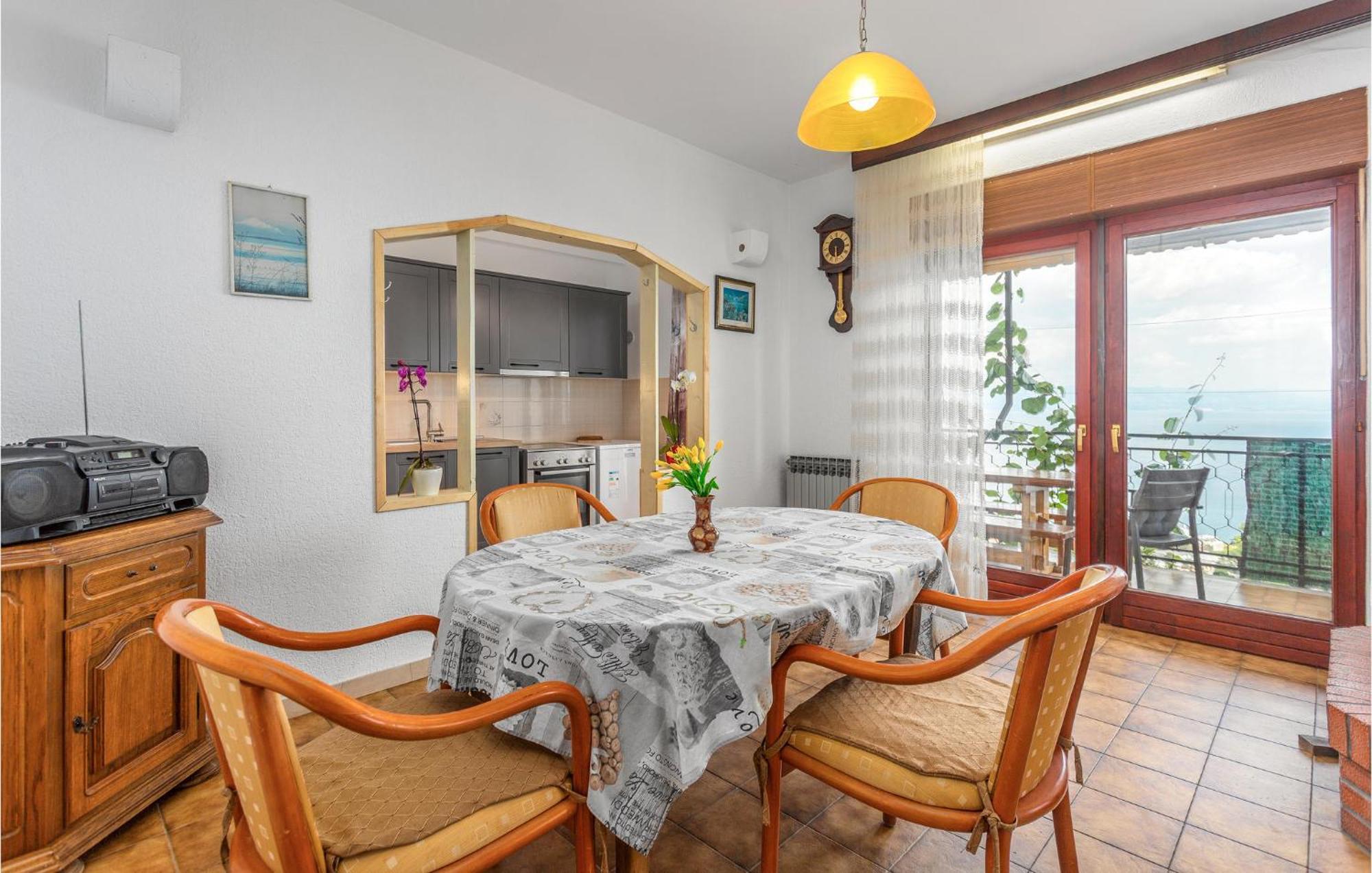 Nice Apartment In Lovran With Kitchen Bagian luar foto