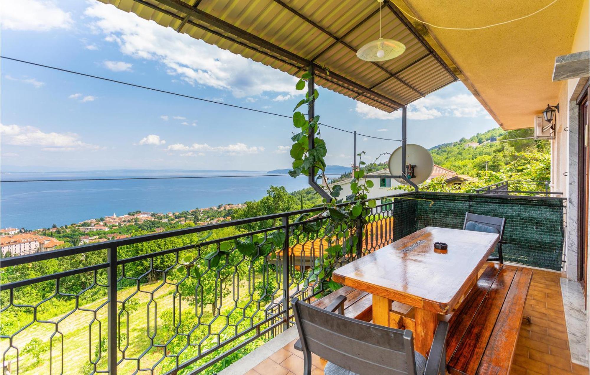 Nice Apartment In Lovran With Kitchen Bagian luar foto